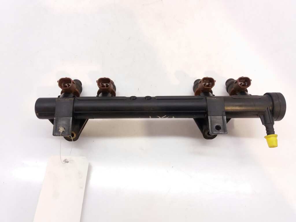 SKODA Fabia 6Y (1999-2007) Fuel Rail 047133319 20174413