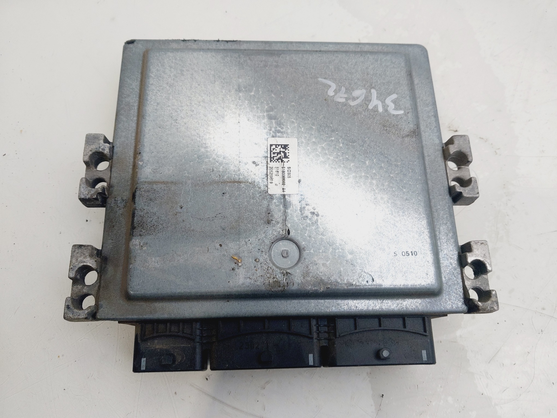 RENAULT Engine Control Unit ECU 237100777R 25415519