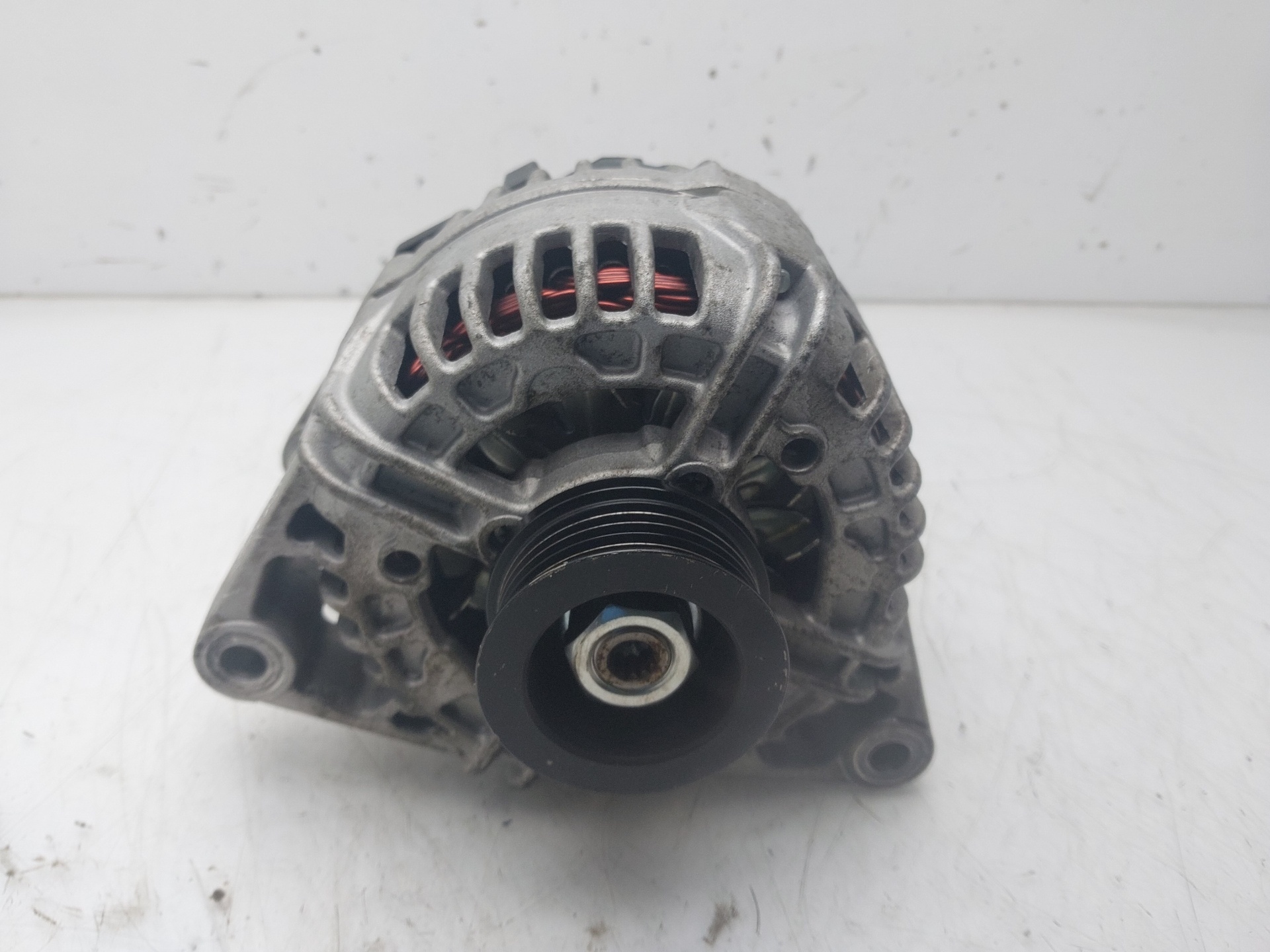 Alternador Z12XE 24437120 de Opel Corsa c (x01) 2003-2009 - pieza usada