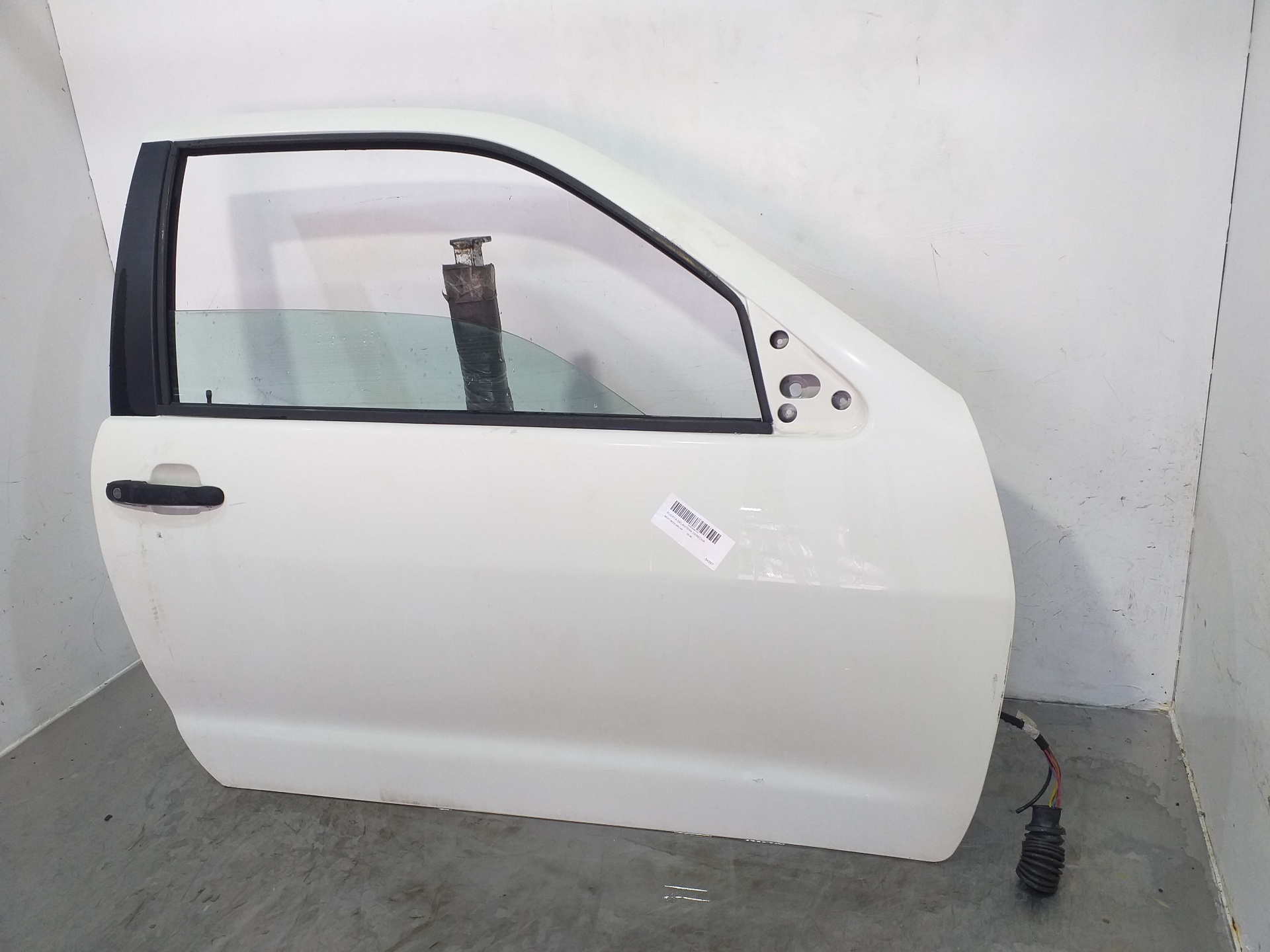 LEXUS Ibiza 2 generation (1993-2002) Priekinės dešinės durys 6K3831052C 24550378