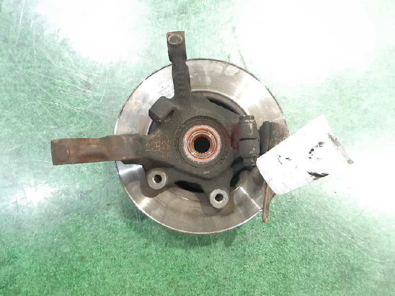 RENAULT Megane 1 generation (1995-2003) Front Right Wheel Hub 8200150223 24011767