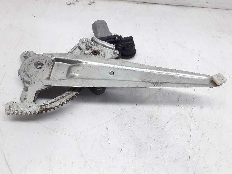 TOYOTA RAV4 2 generation (XA20) (2000-2006) Rear left door window lifter 6980442040 20181196