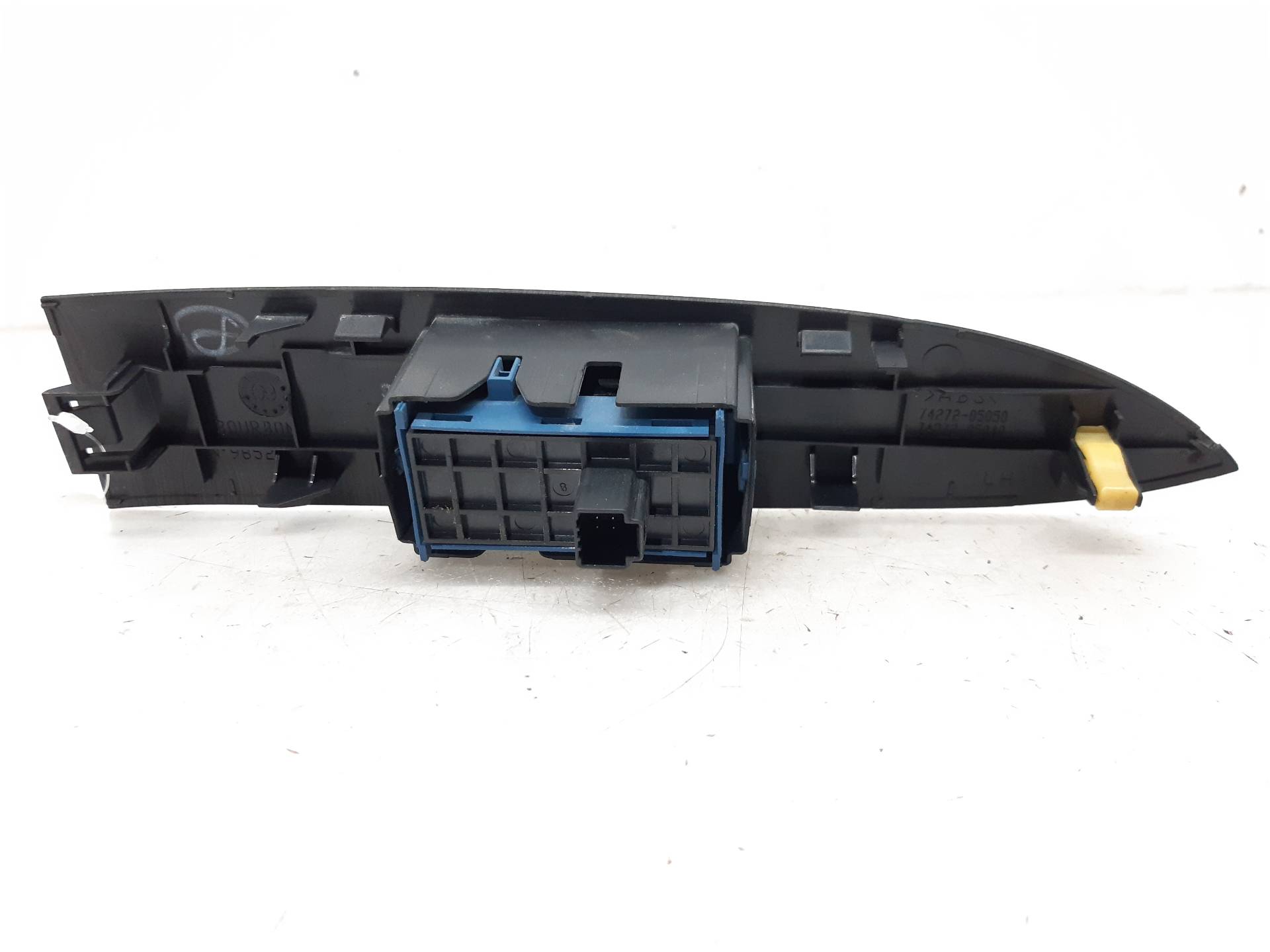 TOYOTA Avensis T27 Rear Right Door Window Control Switch 8481005070 24129828