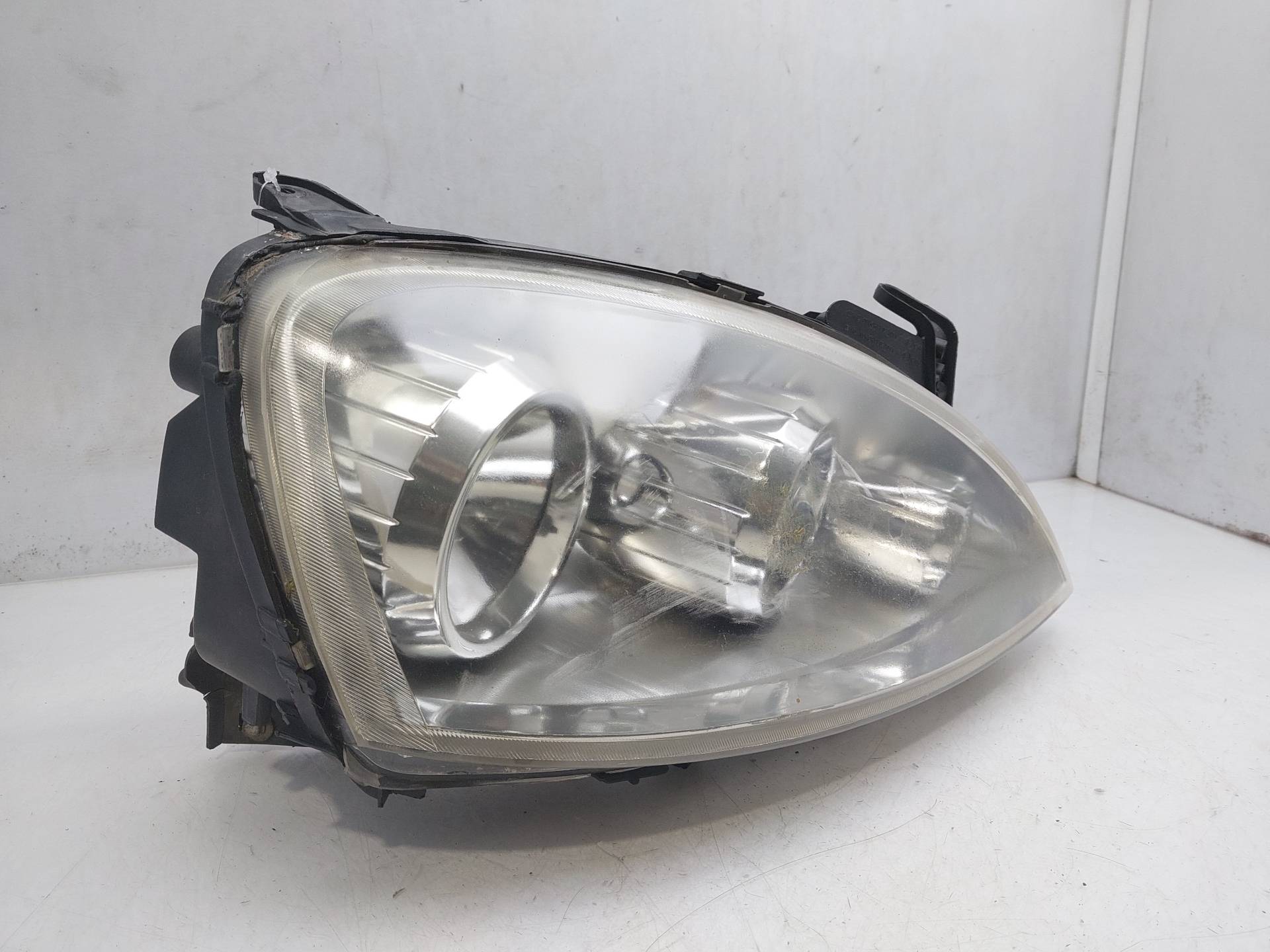 OPEL Corsa C (2000-2006) Priekšējais labais lukturis 13237262 25108877