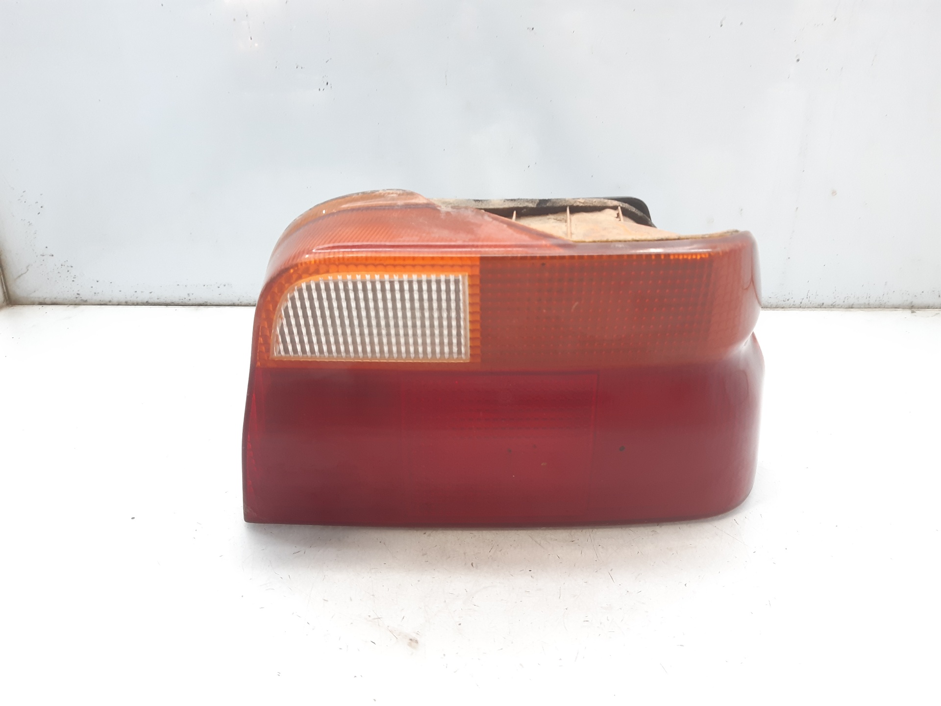 FORD Rear Right Taillight Lamp 1052403 24053204