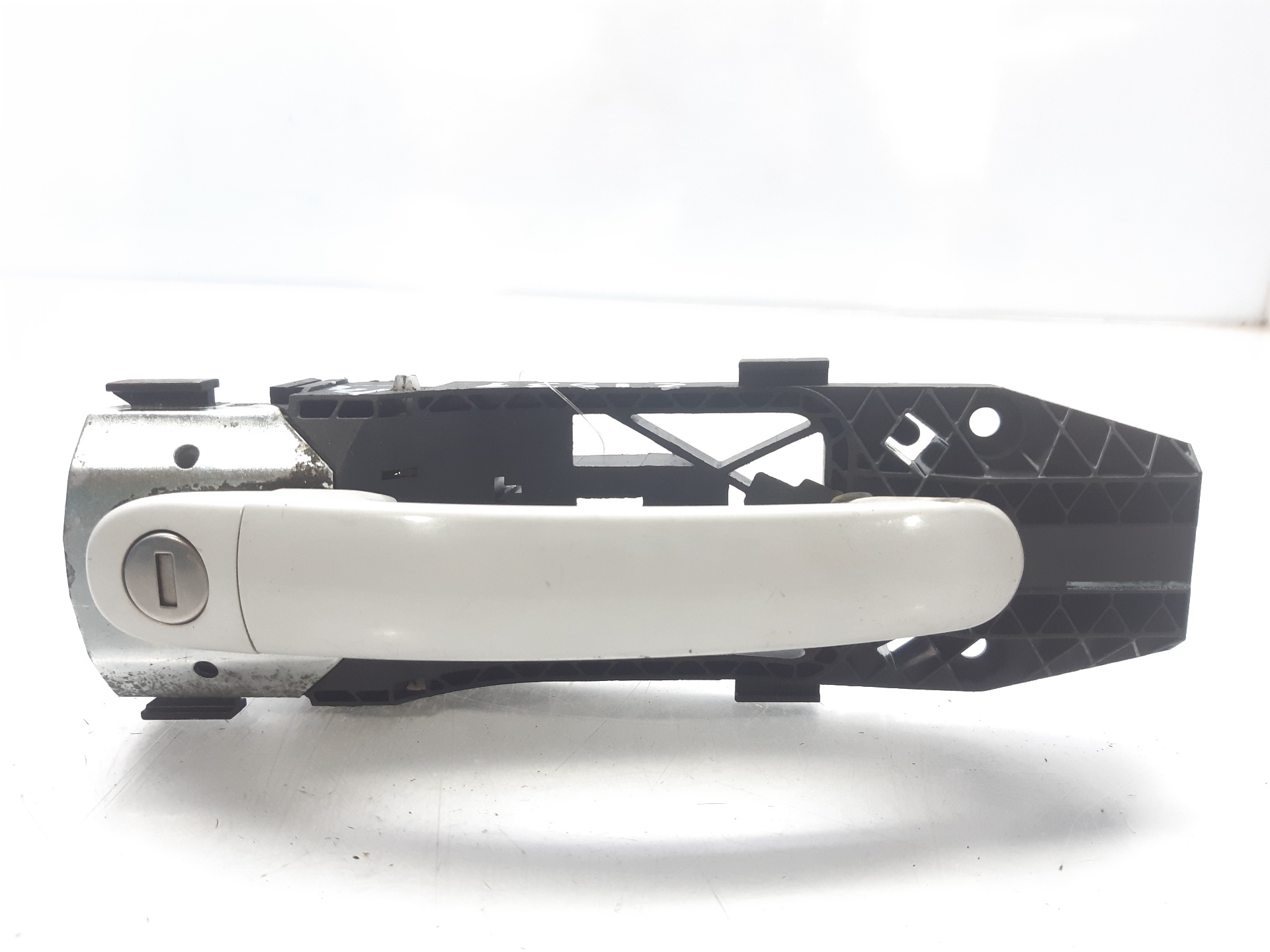 VOLKSWAGEN Jetta 6 generation (2010-2018) Наружная ручка передней левой двери 5N0837205MGRU 18654032