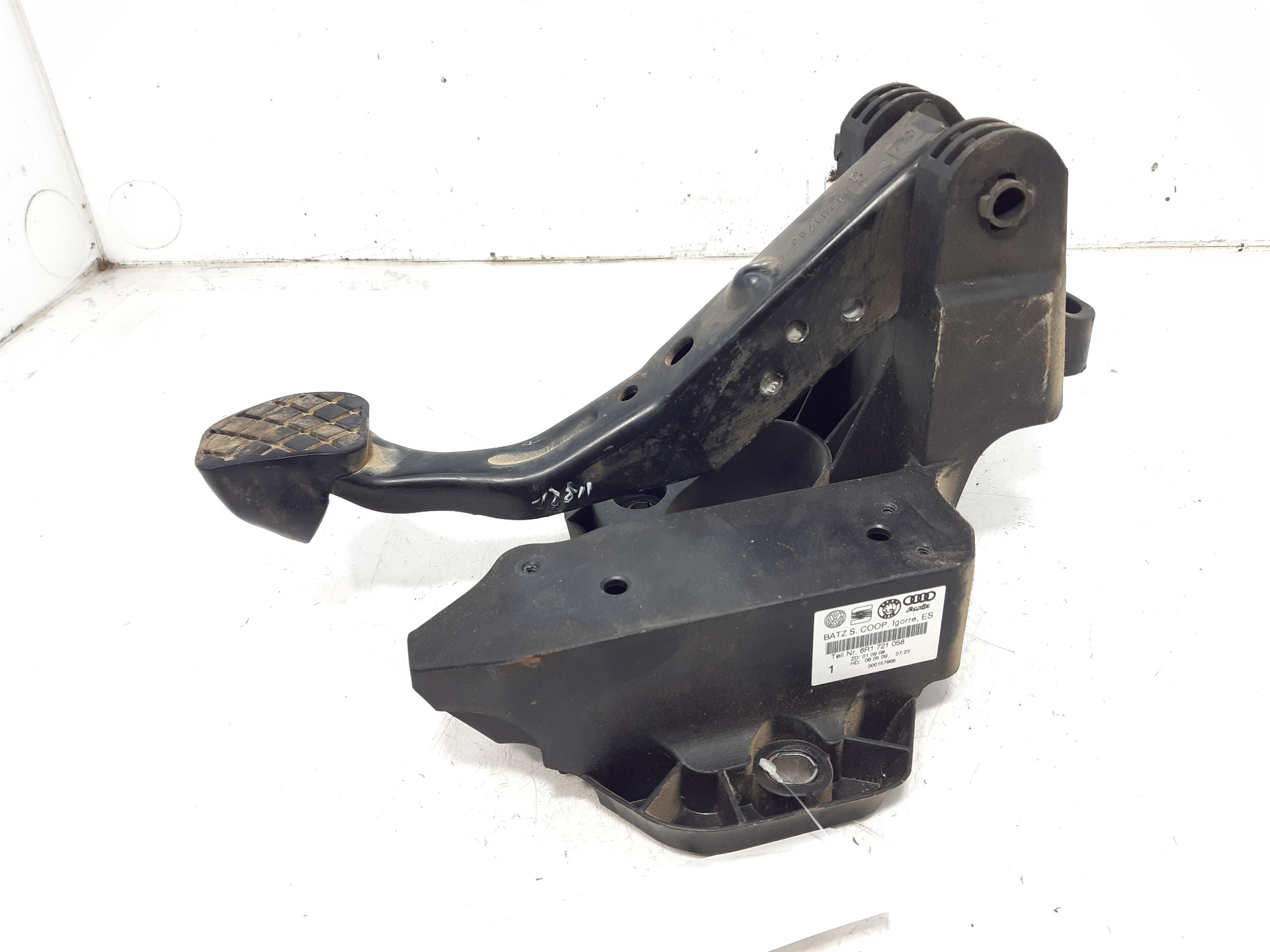 SEAT Cordoba 2 generation (1999-2009) Brake Pedal 6R1721058 18439487