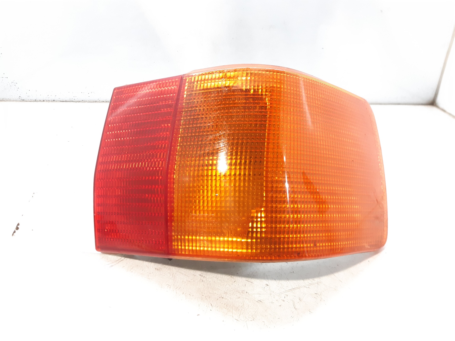 AUDI 80 B3 (1986-1992) Rear Right Taillight Lamp 893945218 24041453