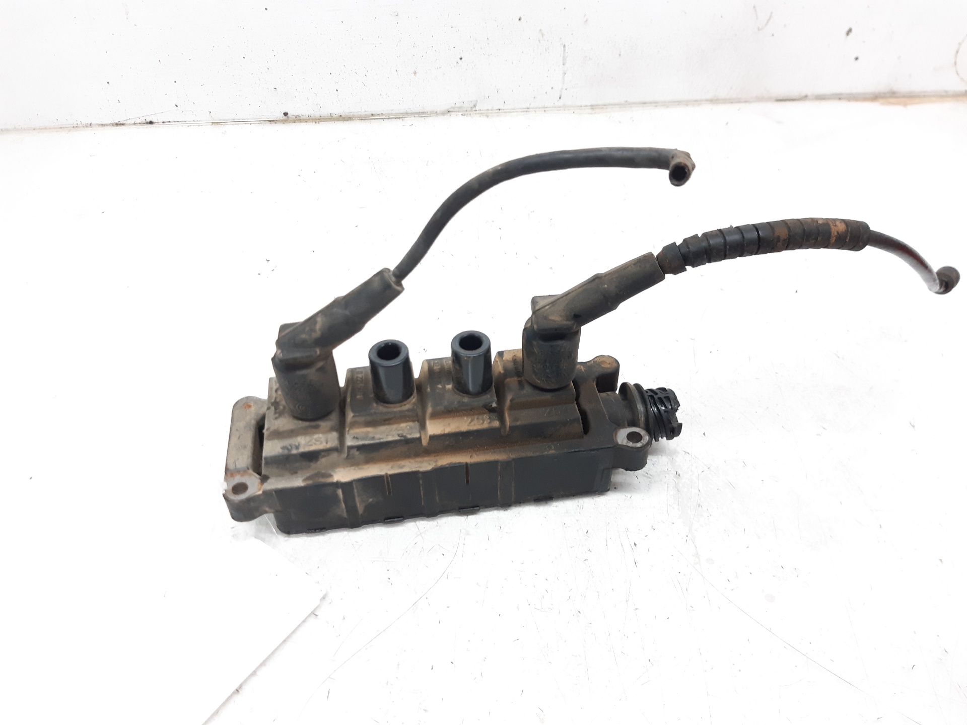 BMW 3 Series E36 (1990-2000) High Voltage Ignition Coil 12131247281 18693055