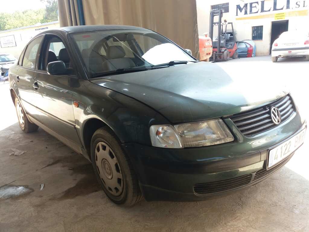 VOLKSWAGEN Passat B5 (1996-2005) Маторчик стеклоподъемника передней правой двери 0130821694 20177121