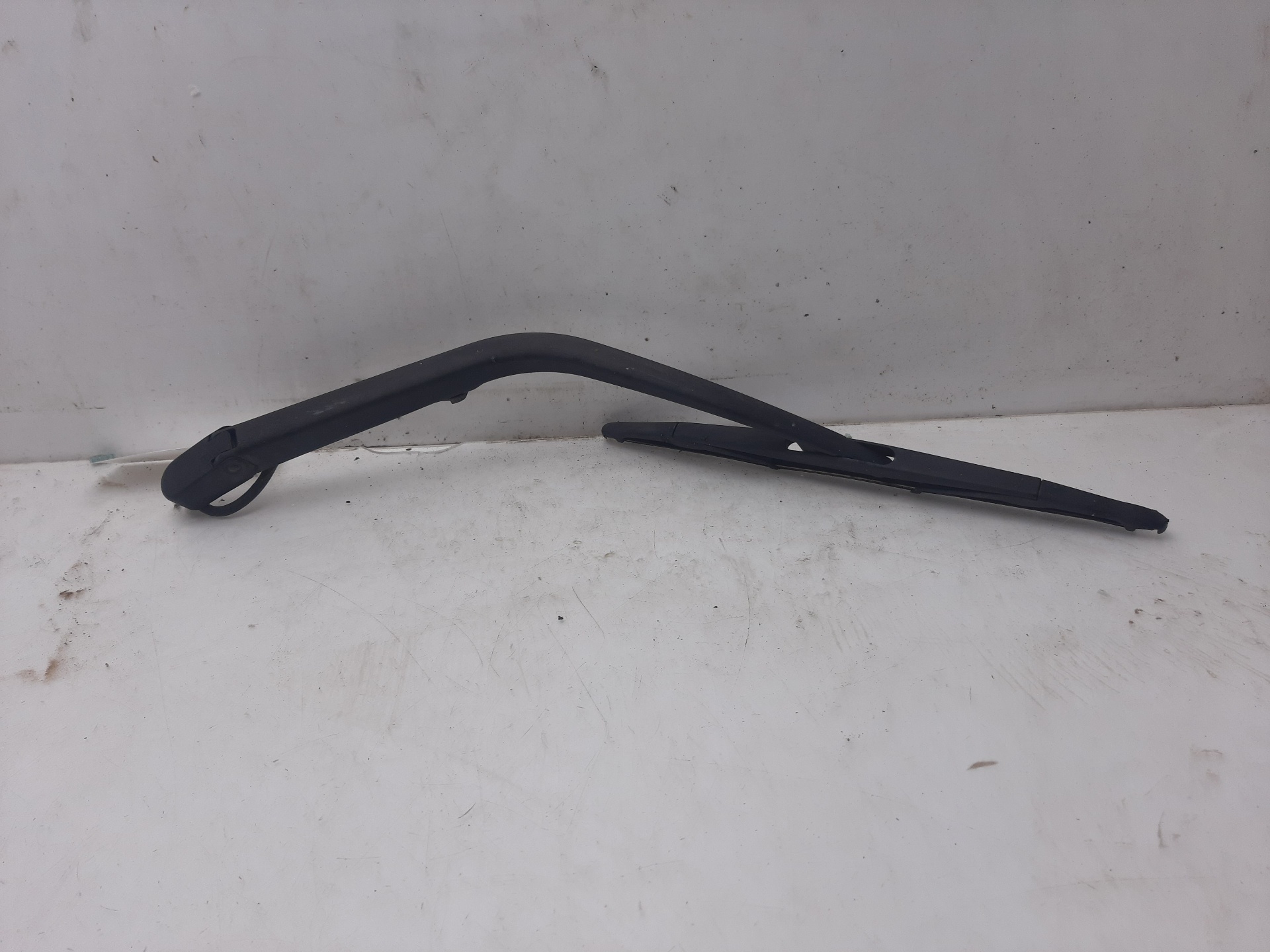 MITSUBISHI Twingo 1 generation (1993-2007) Tailgate Window Wiper Arm 8200242134 23804369