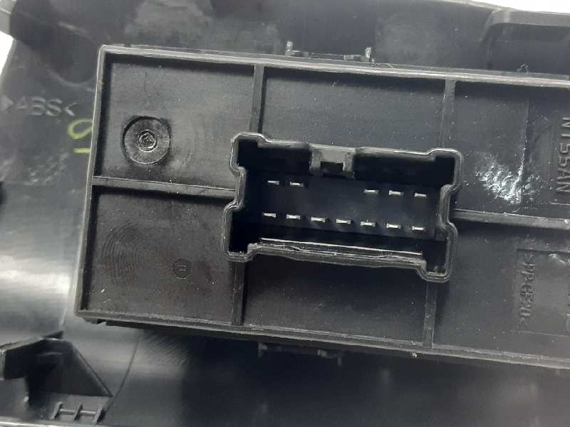 NISSAN Juke YF15 (2010-2020) Front Right Door Window Switch 254111KA5A 18505145