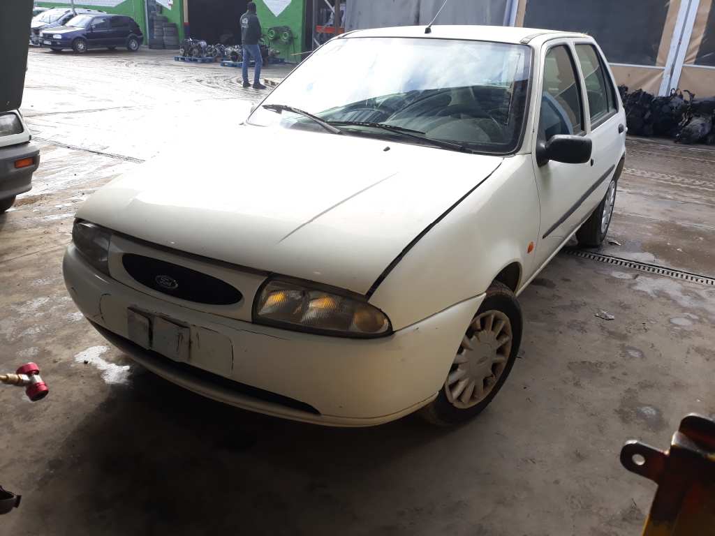 FORD Fiesta 4 generation (1996-2002) Αριστερό μπροστινό φανάρι 96FG13006AG 18447567