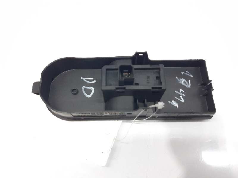 OPEL Astra J (2009-2020) Front Right Door Window Switch 13183675 24126531