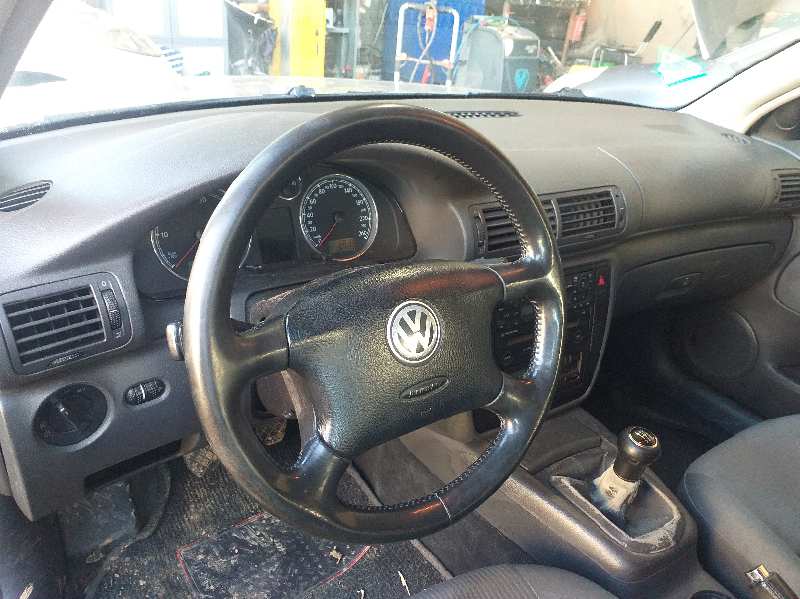 VOLKSWAGEN Passat B5 (1996-2005) Jobb első ajtó külső fogantyúja 3B0837207G 22043600