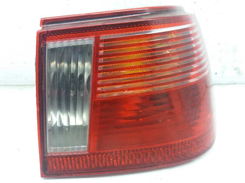 SEAT Cordoba 1 generation (1993-2003) Rear Right Taillight Lamp 6K6945112G 18366686