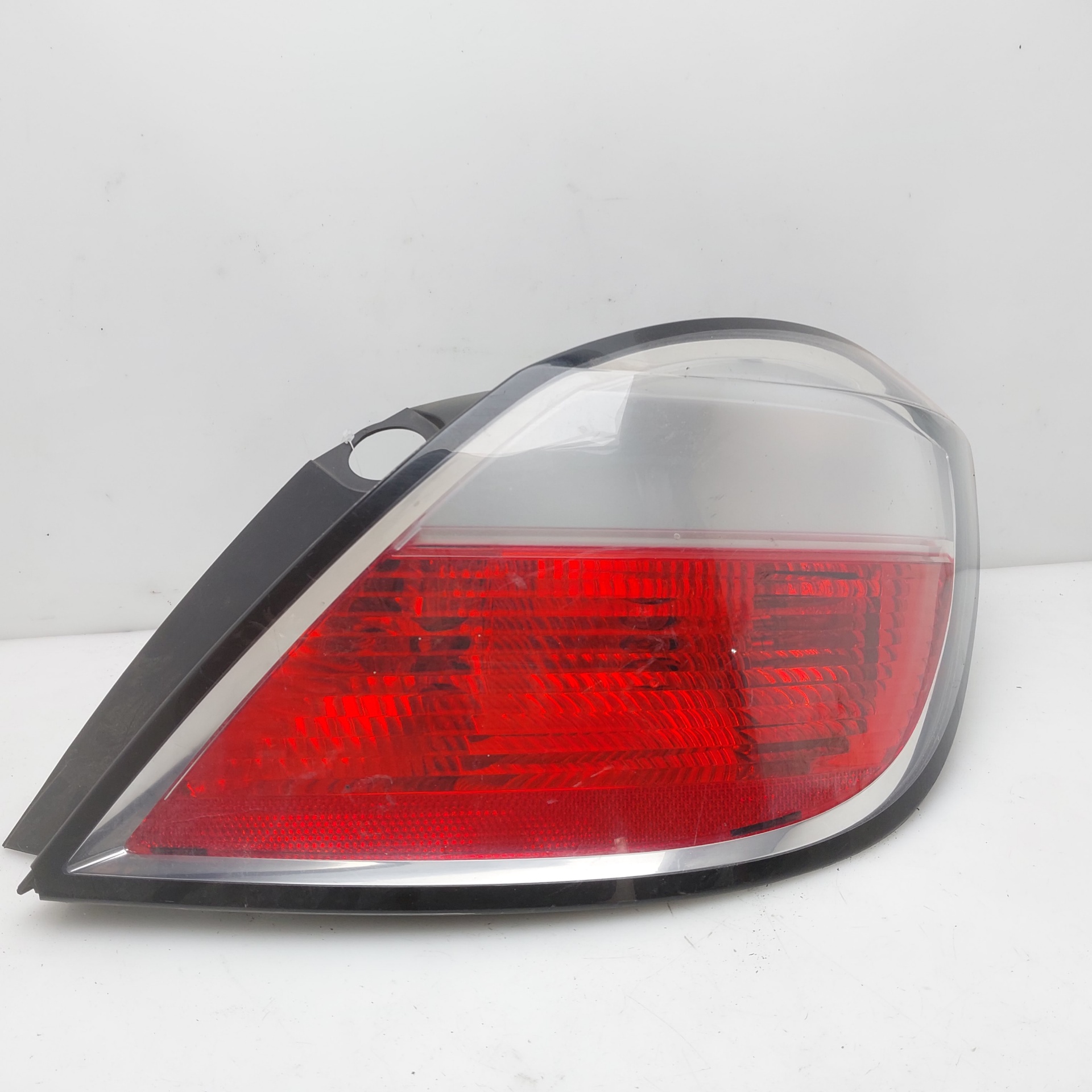 OPEL Astra J (2009-2020) Rear Right Taillight Lamp 24451837 24851634