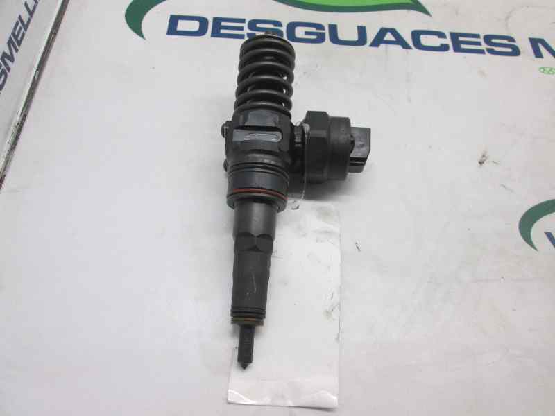 VOLKSWAGEN Bora 1 generation (1998-2005) Injector de combustibil 038130073J 18348390