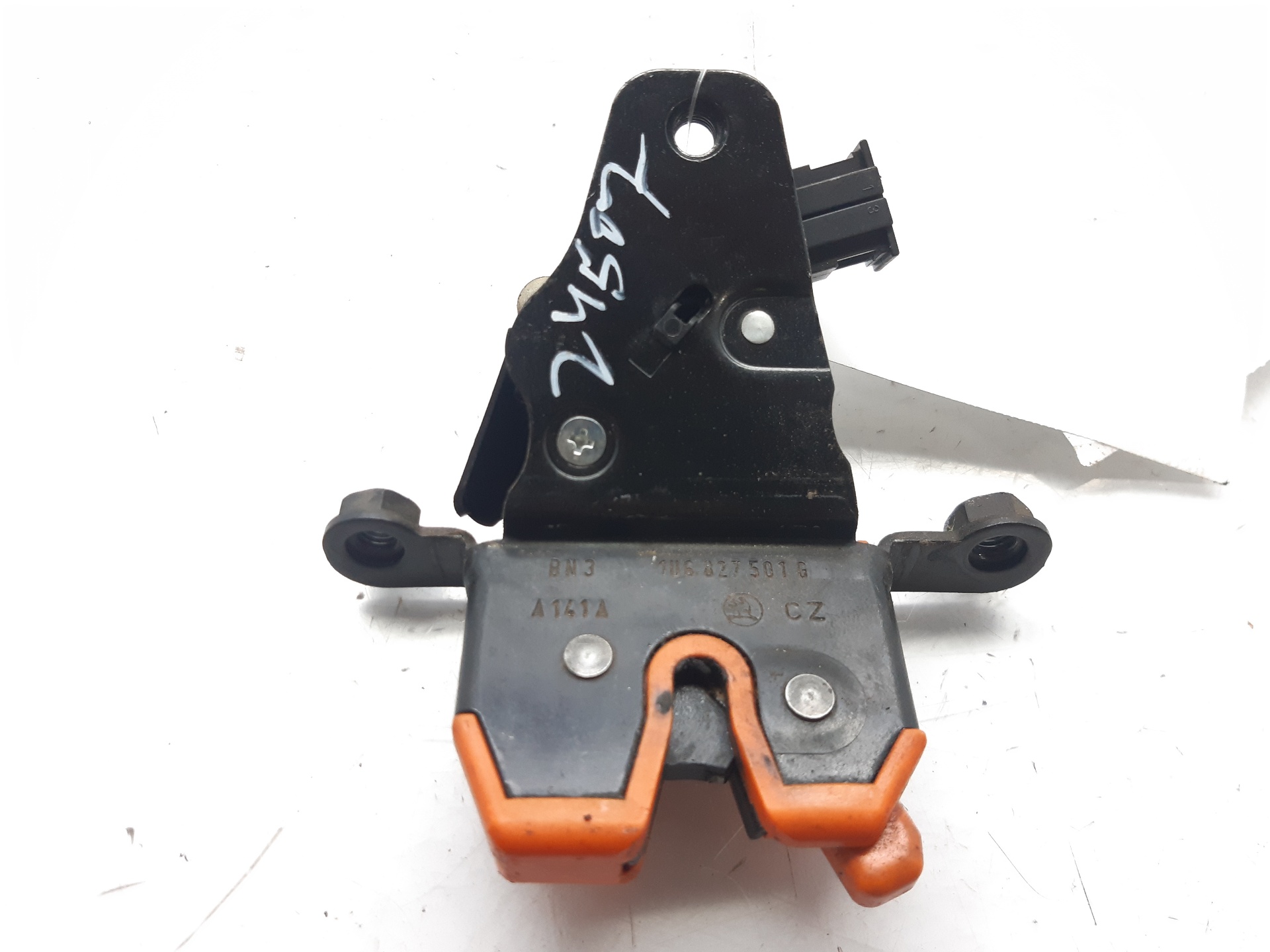 SKODA Octavia 1 generation (1996-2010) Aizmugurējā bagāžnieka slēdzene 1U6827501G 18708454