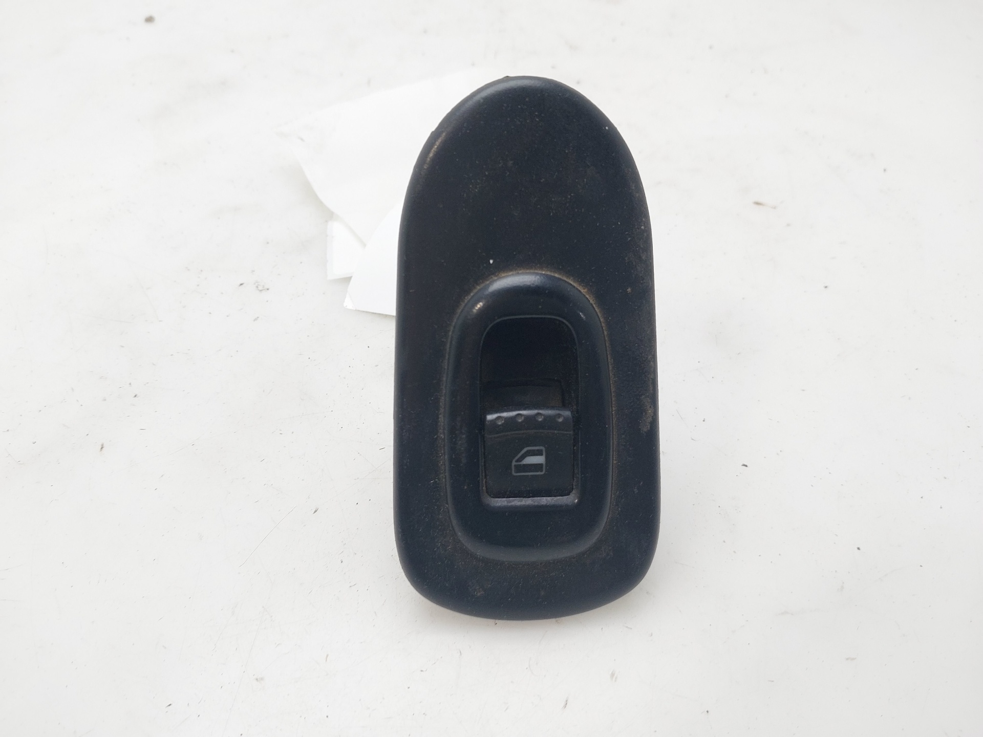 NISSAN Front Right Door Window Switch 1M0959855 25690587