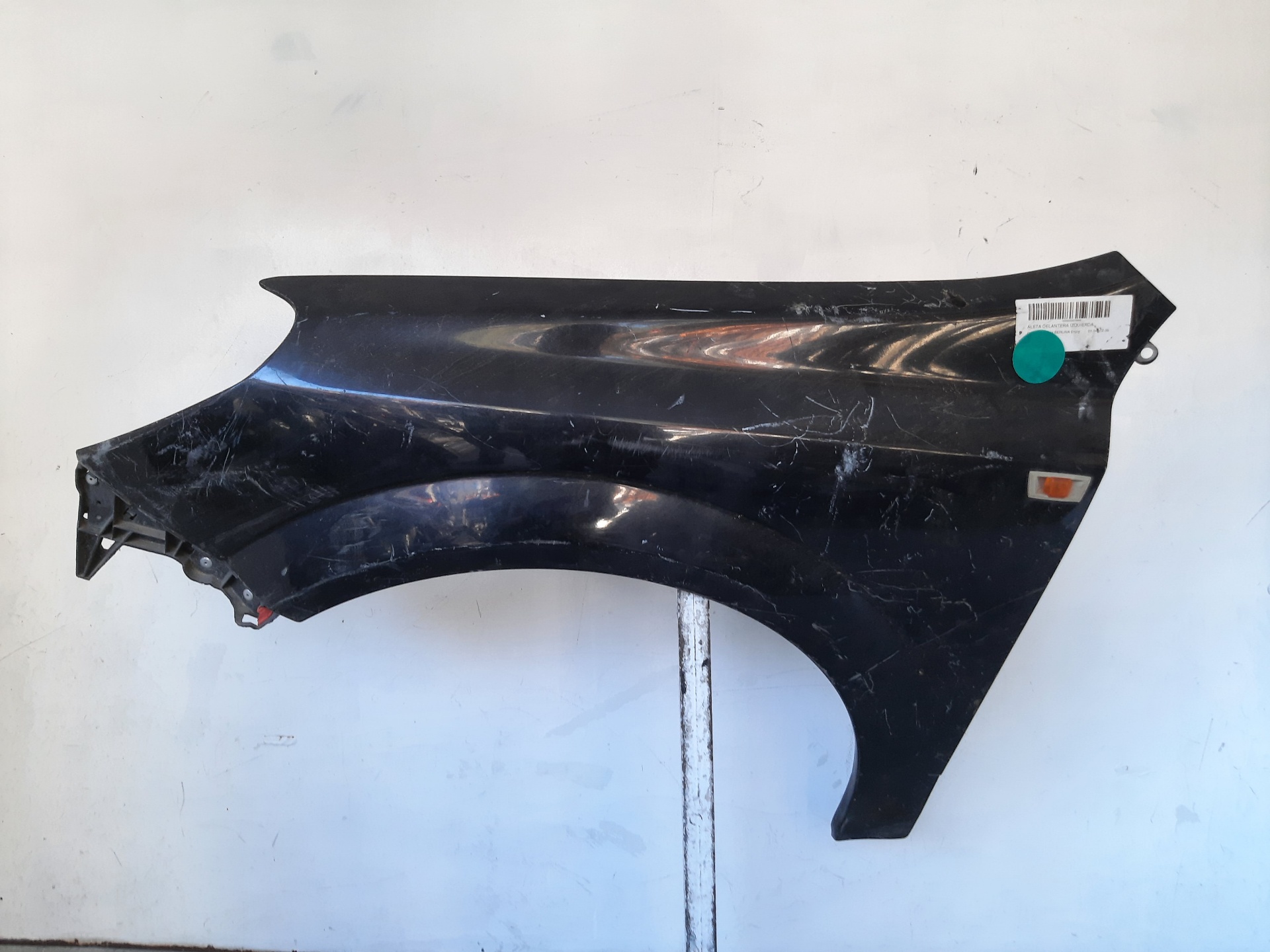 OPEL Astra J (2009-2020) Front Left Fender 6101339 18400490