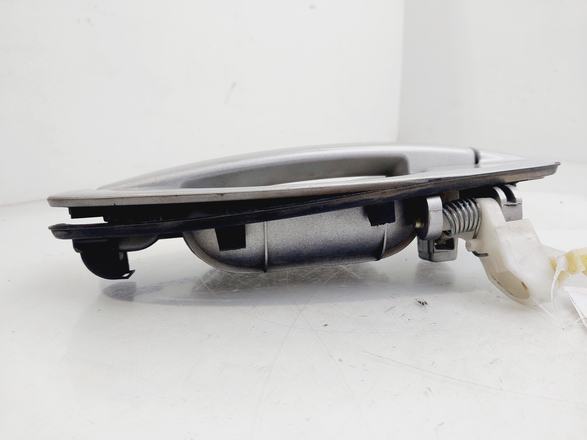 MERCEDES-BENZ W124 1 generation (1984-1994) Rear right door outer handle 8668026000 25391728