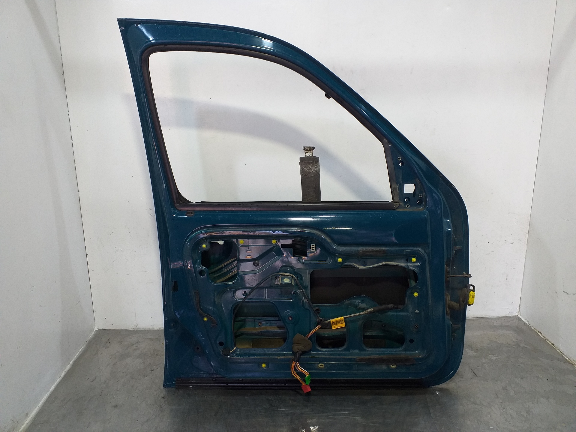 FORD Kangoo 1 generation (1998-2009) Front Left Door 7751471745 23834135