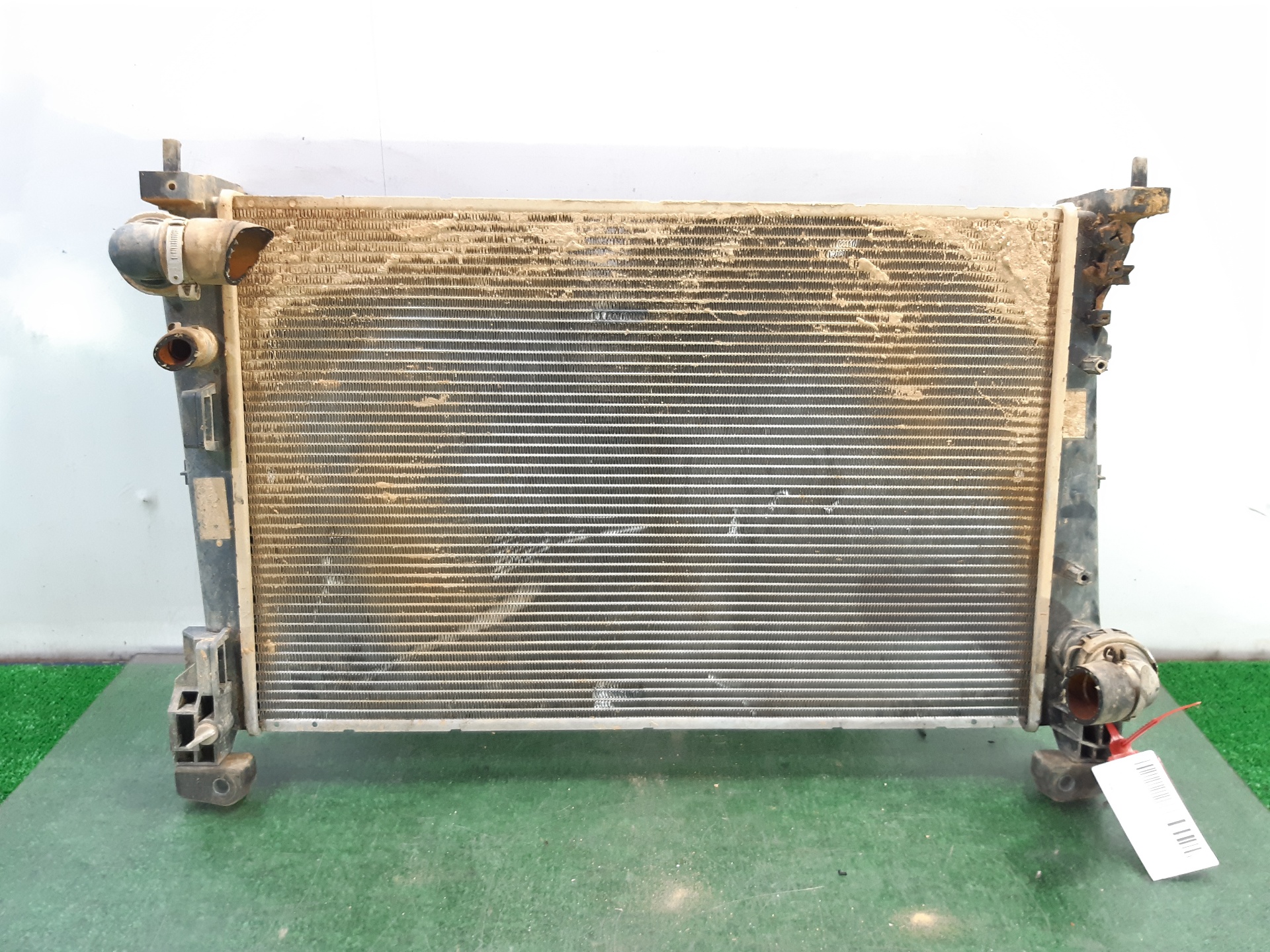 FIAT Grande Punto 1 generation (2006-2008) Охлаждающий радиатор 55700617 18797720