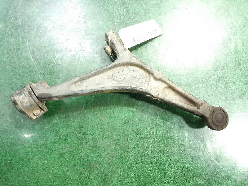PEUGEOT Front Right Arm 352079 25306912