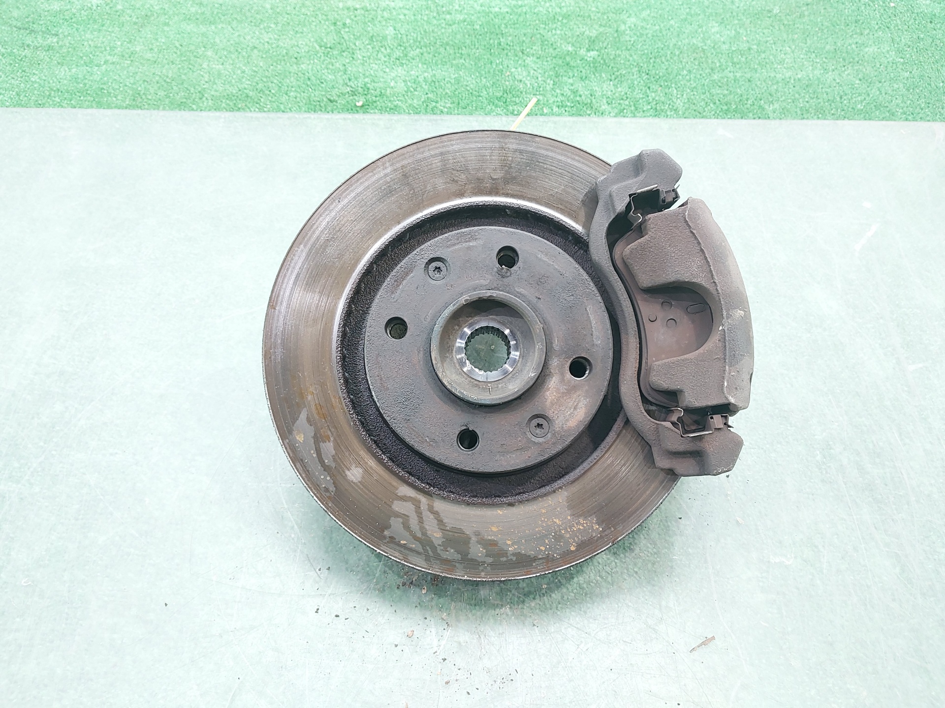 CITROËN Xsara 1 generation (1997-2004) Front Right Wheel Hub 364754 22347280