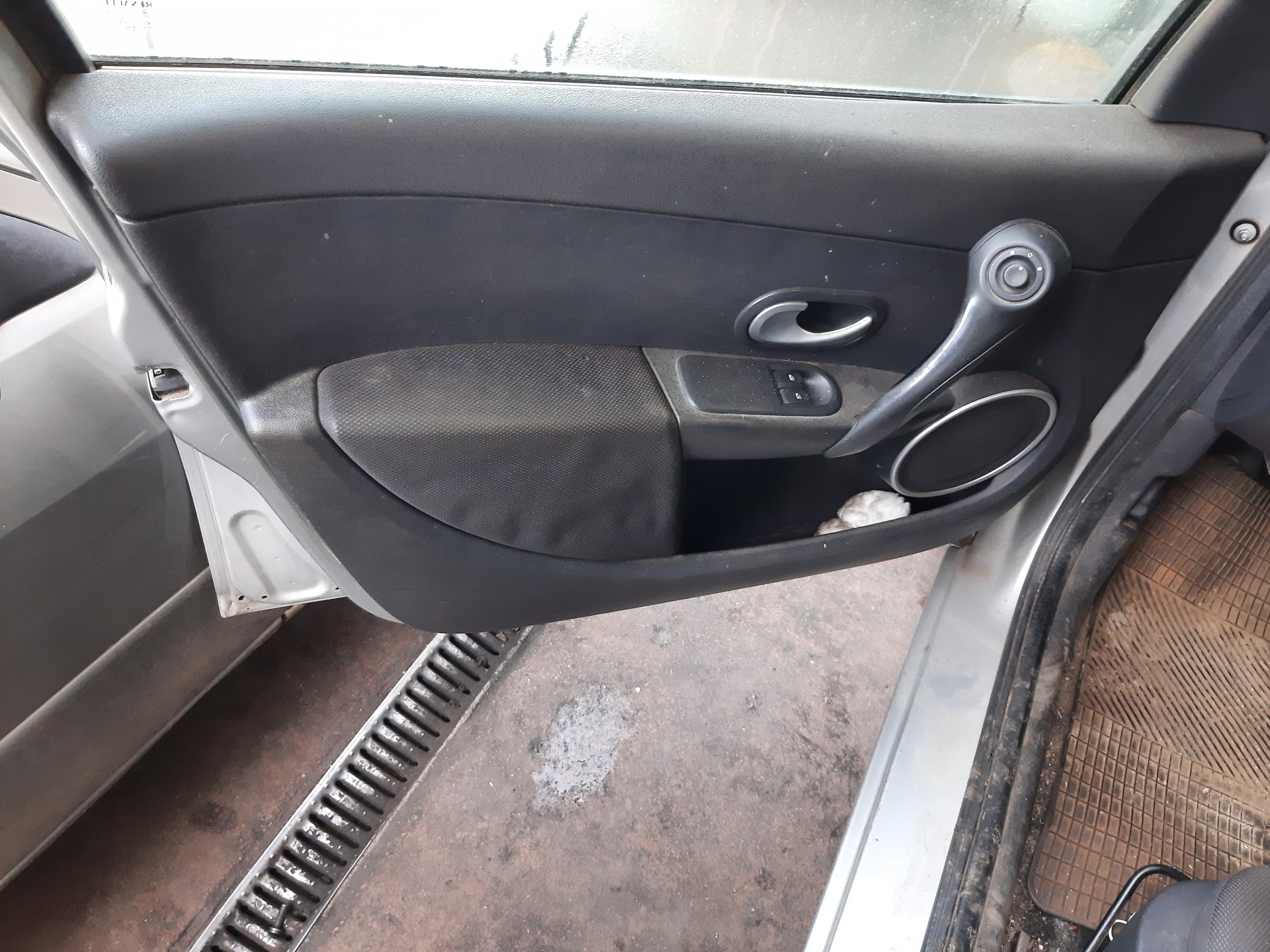 RENAULT Clio 2 generation (1998-2013) Стеклоподъемник передней левой двери 8200291147 24449765