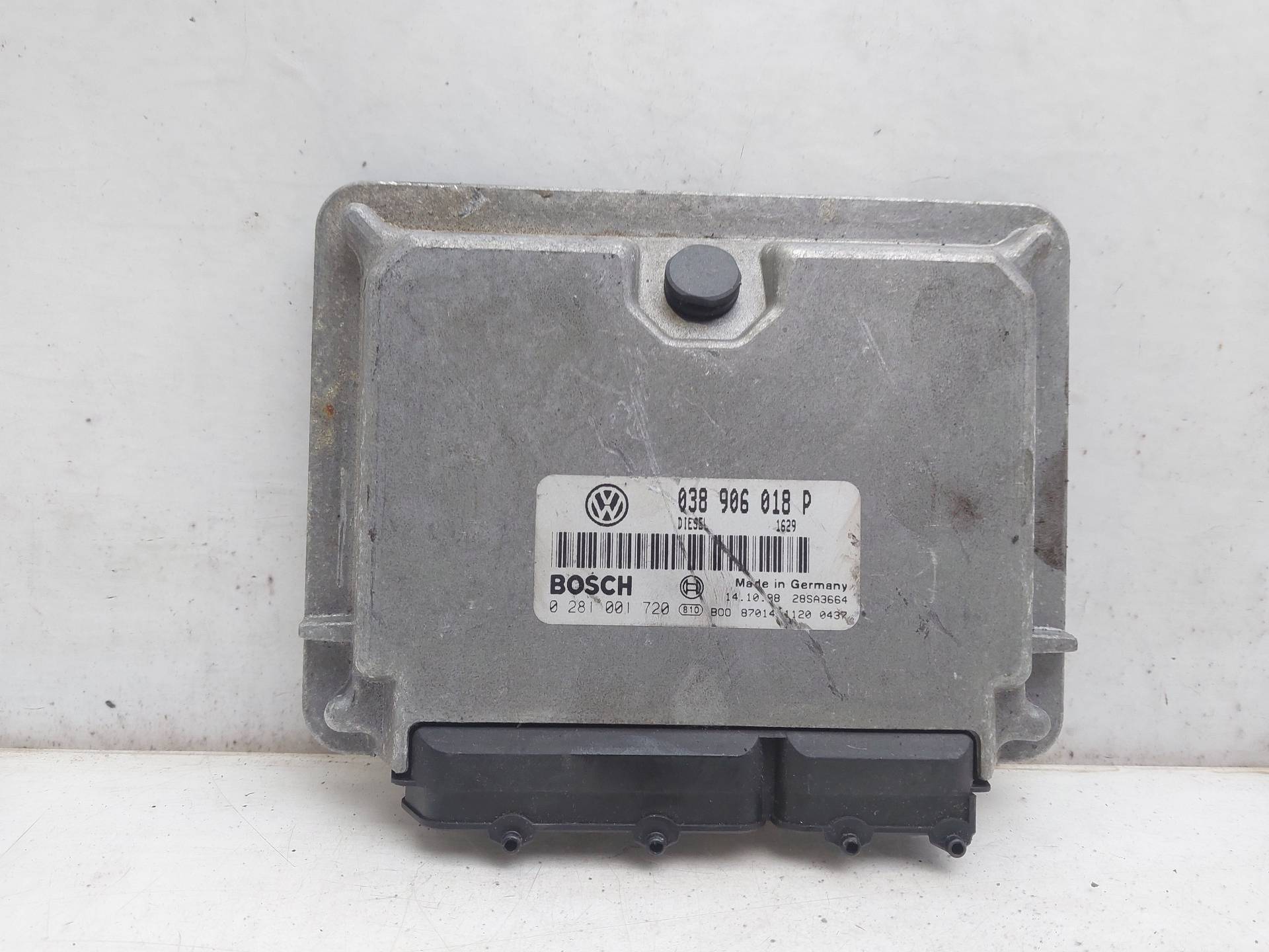 VOLKSWAGEN Passat B5 (1996-2005) Engine Control Unit ECU 038906018P 22631414