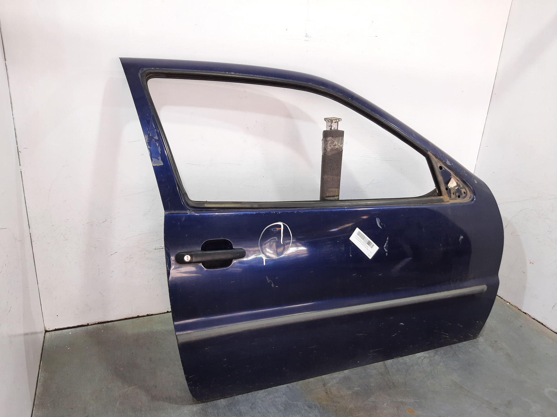 VOLKSWAGEN Polo 3 generation (1994-2002) Front Right Door 6K4831052C 23015467