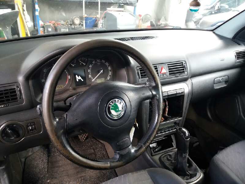 SKODA Octavia 1 generation (1996-2010) Priekšējās kreisās durvis 1U4831051 18370379