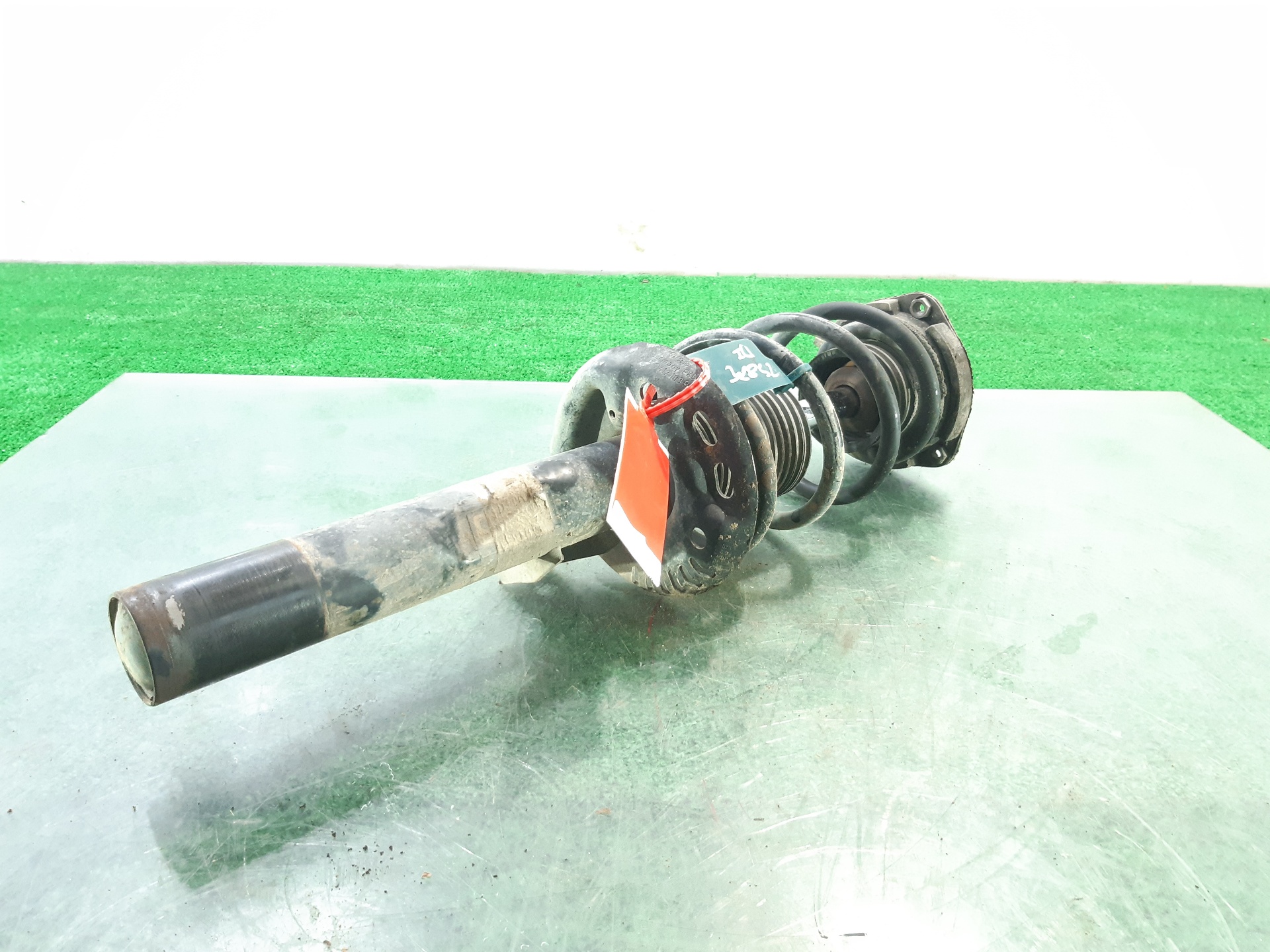 VOLKSWAGEN Golf 5 generation (2003-2009) Front Left Shock Absorber 1K0413031BE 24932475