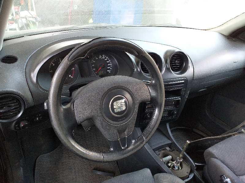 SEAT Cordoba 2 generation (1999-2009) Front Right Door Window Regulator 6L3837462 18396369