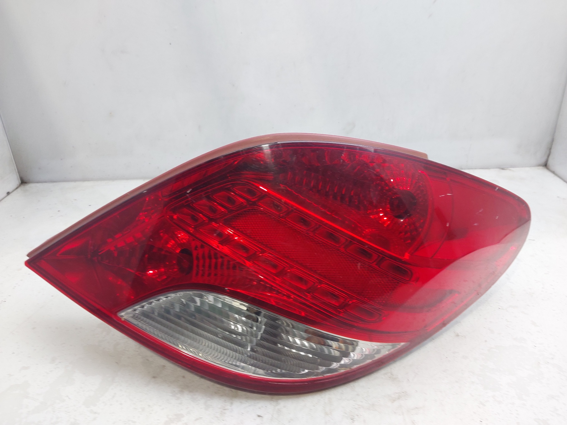 PEUGEOT 207 1 generation (2006-2009) Rear Right Taillight Lamp 9686565980 24309460