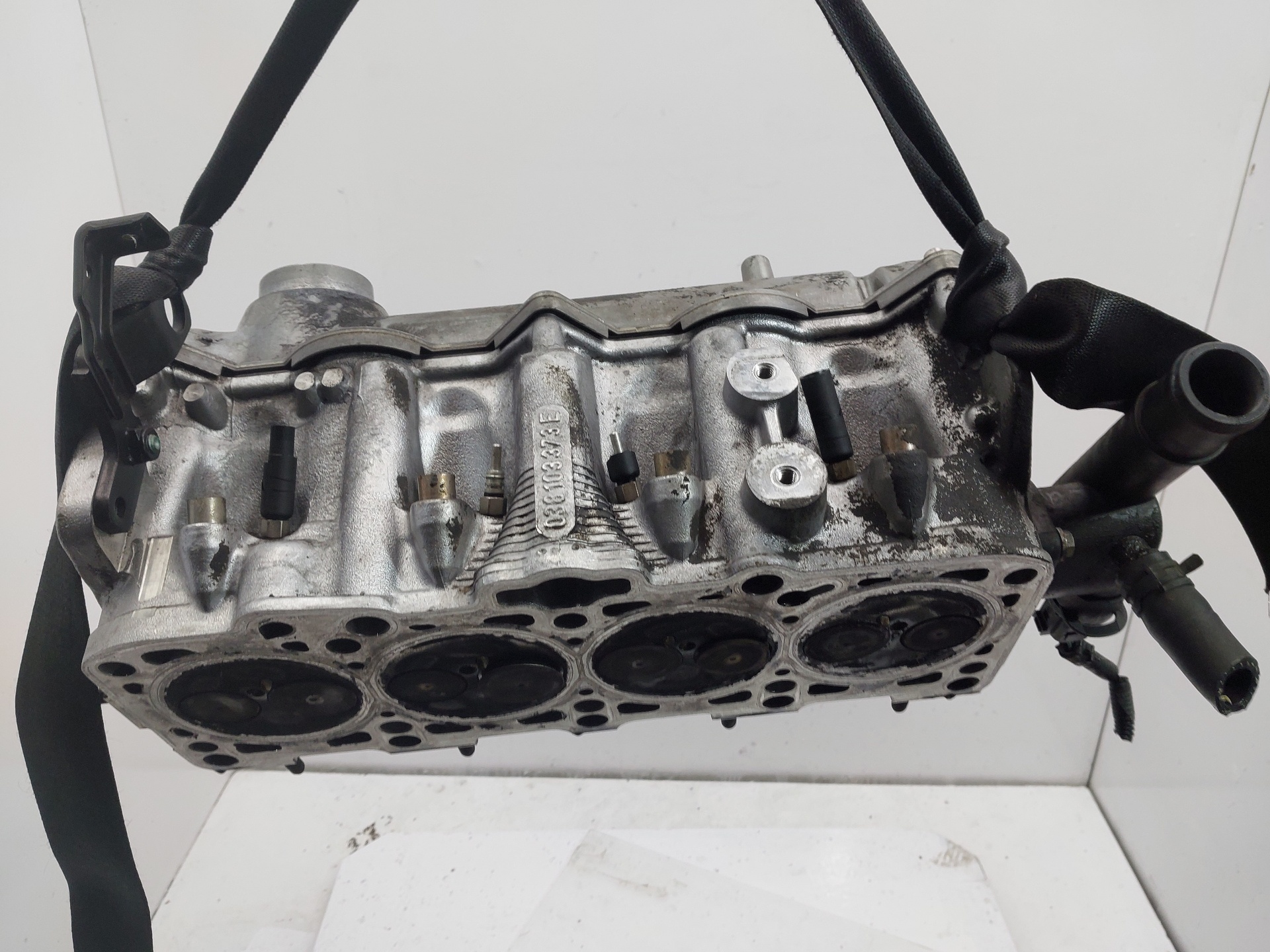 SEAT Toledo 2 generation (1999-2006) Engine Cylinder Head 038103373E 25108801