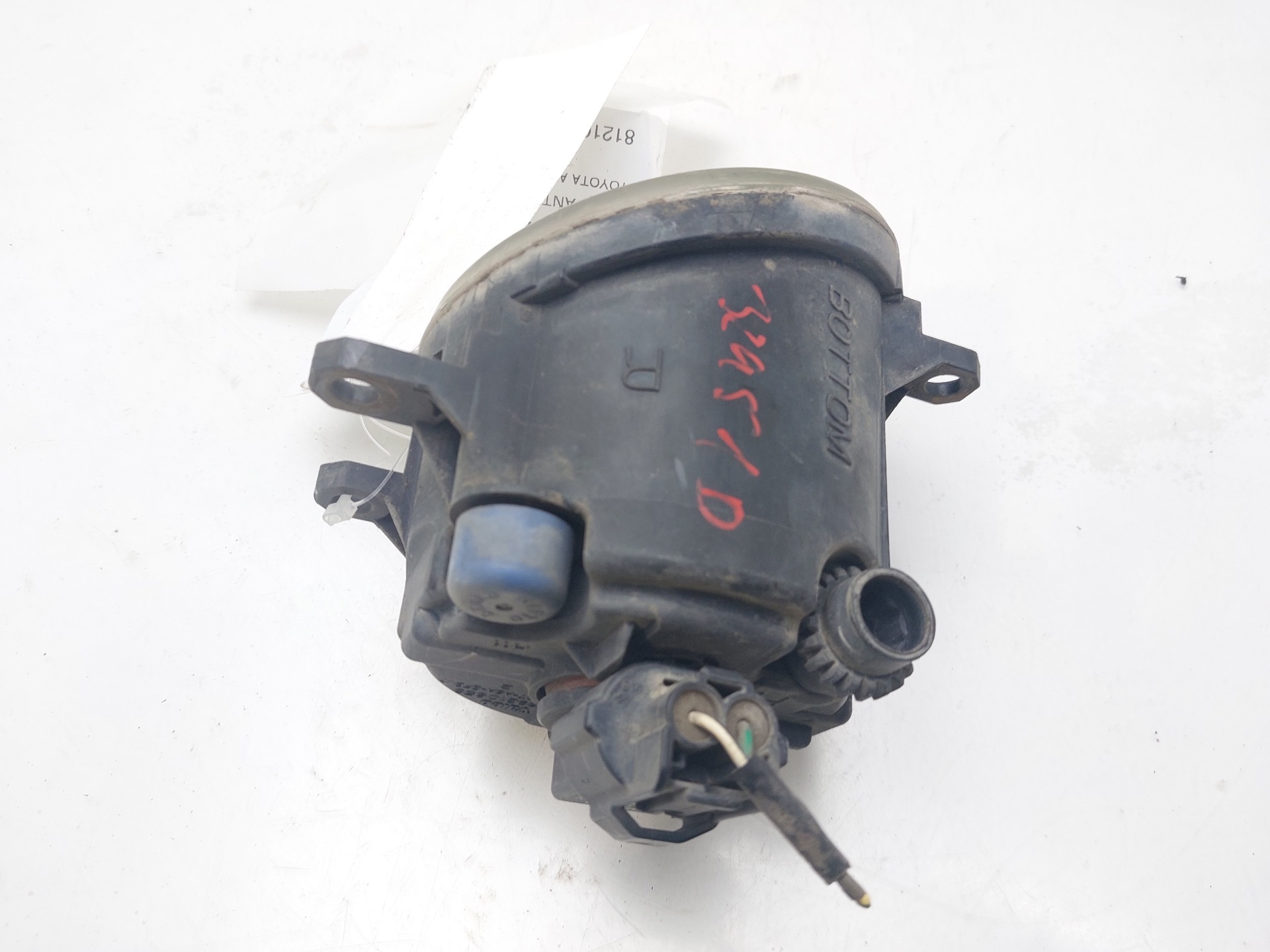 TOYOTA Auris 1 generation (2006-2012) Feu antibrouillard avant droit 812100D041 24142286