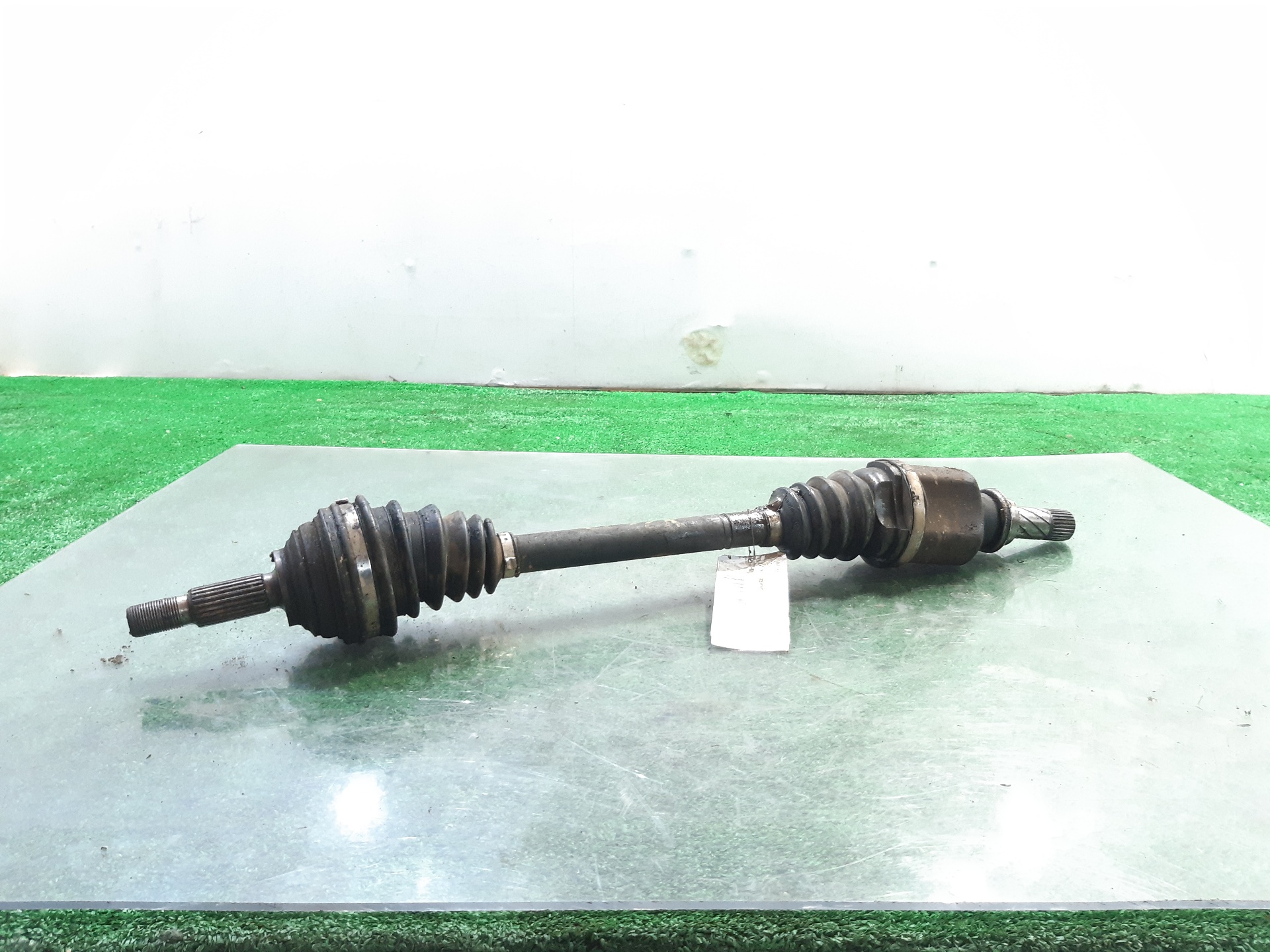 RENAULT Megane 2 generation (2002-2012) Front Left Driveshaft 8200626043 18641604