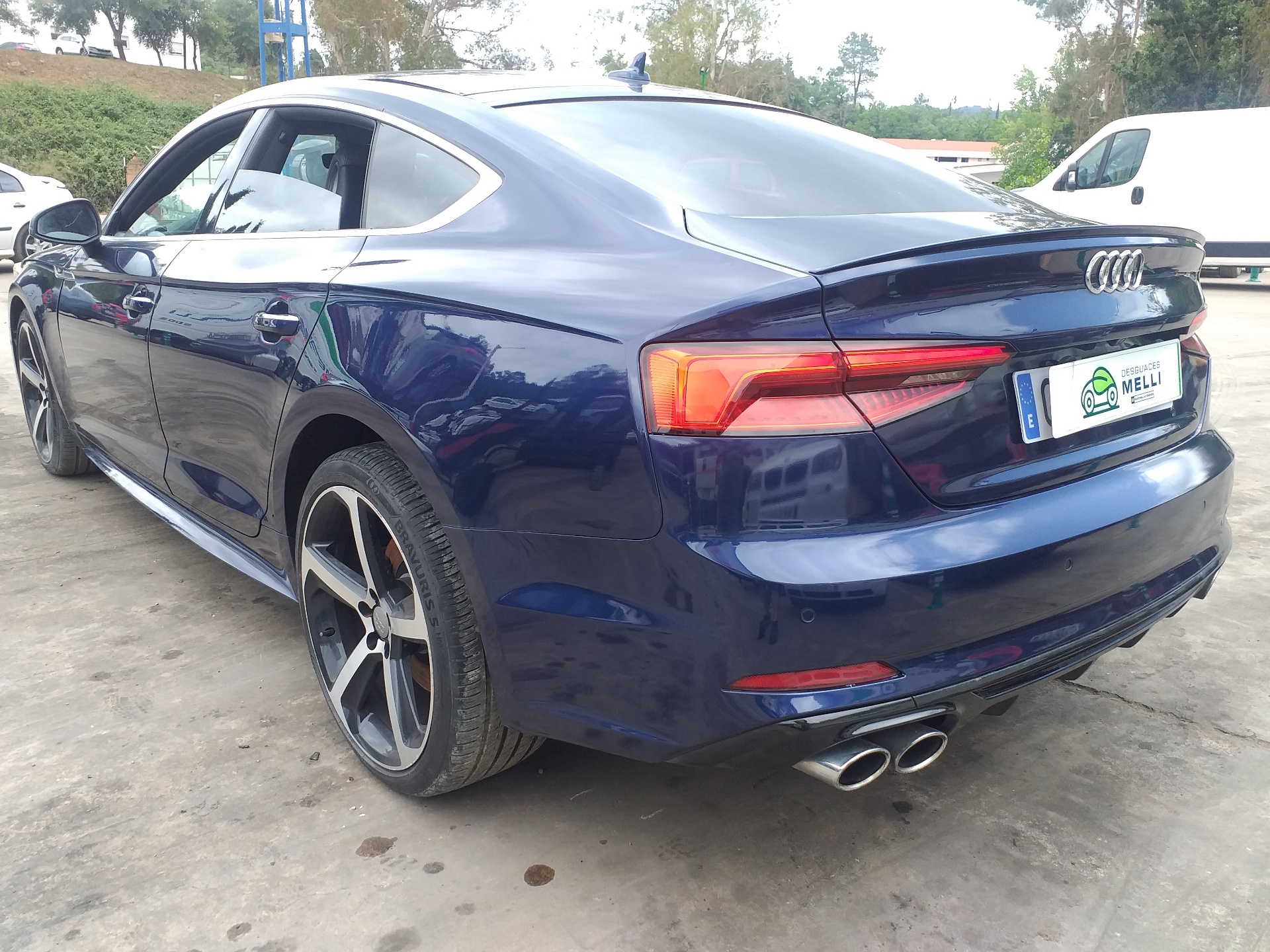 AUDI A4 B9/8W (2015-2024) Egyéb alkatrész R20 25566957