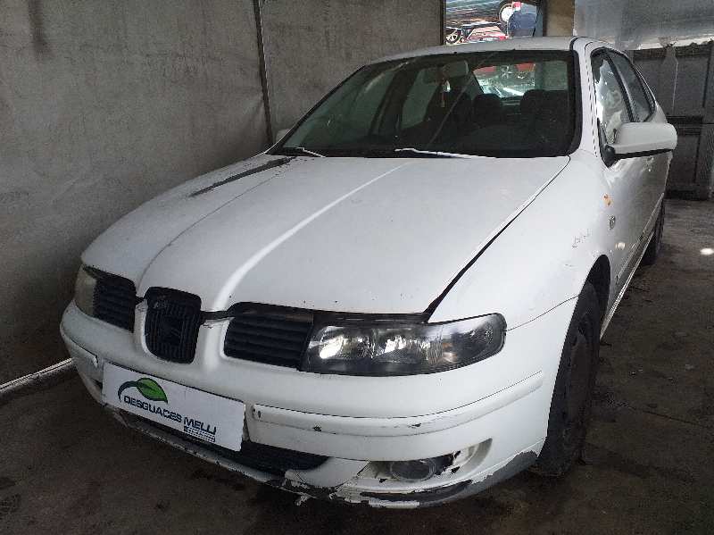 SEAT Toledo 2 generation (1999-2006) Nagy feszültségű gyújtótekercs 032905106B 26335841