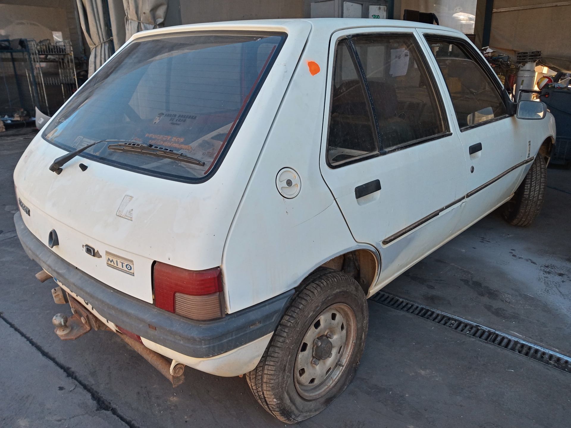 PEUGEOT 205 1 generation (1983-1998) Forreste venstre dør vindueskontakt 9240A3 18713898