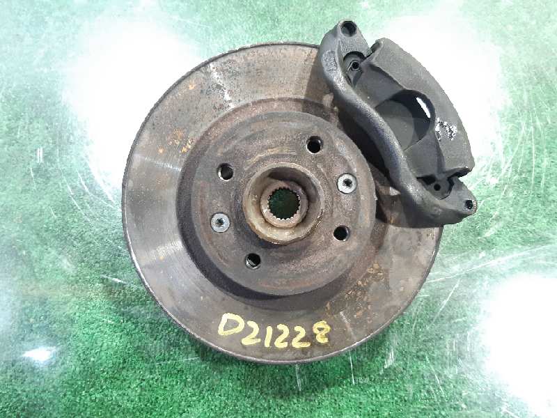 CHRYSLER Kangoo 1 generation (1998-2009) Front Right Wheel Hub 8200150223 18578374