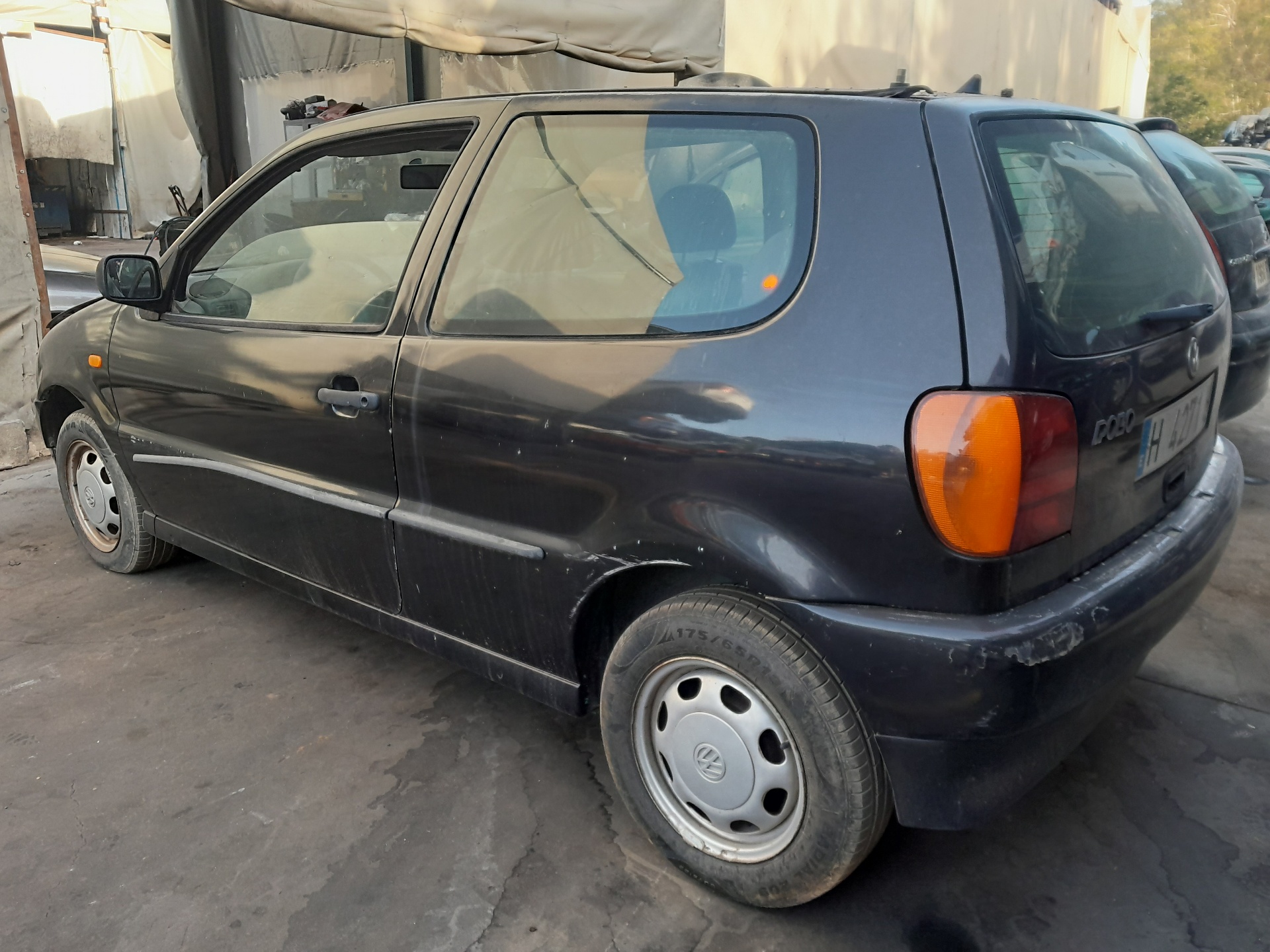 VOLKSWAGEN Polo 3 generation (1994-2002) Priekinės kairės durys 6N3831055M 22343496