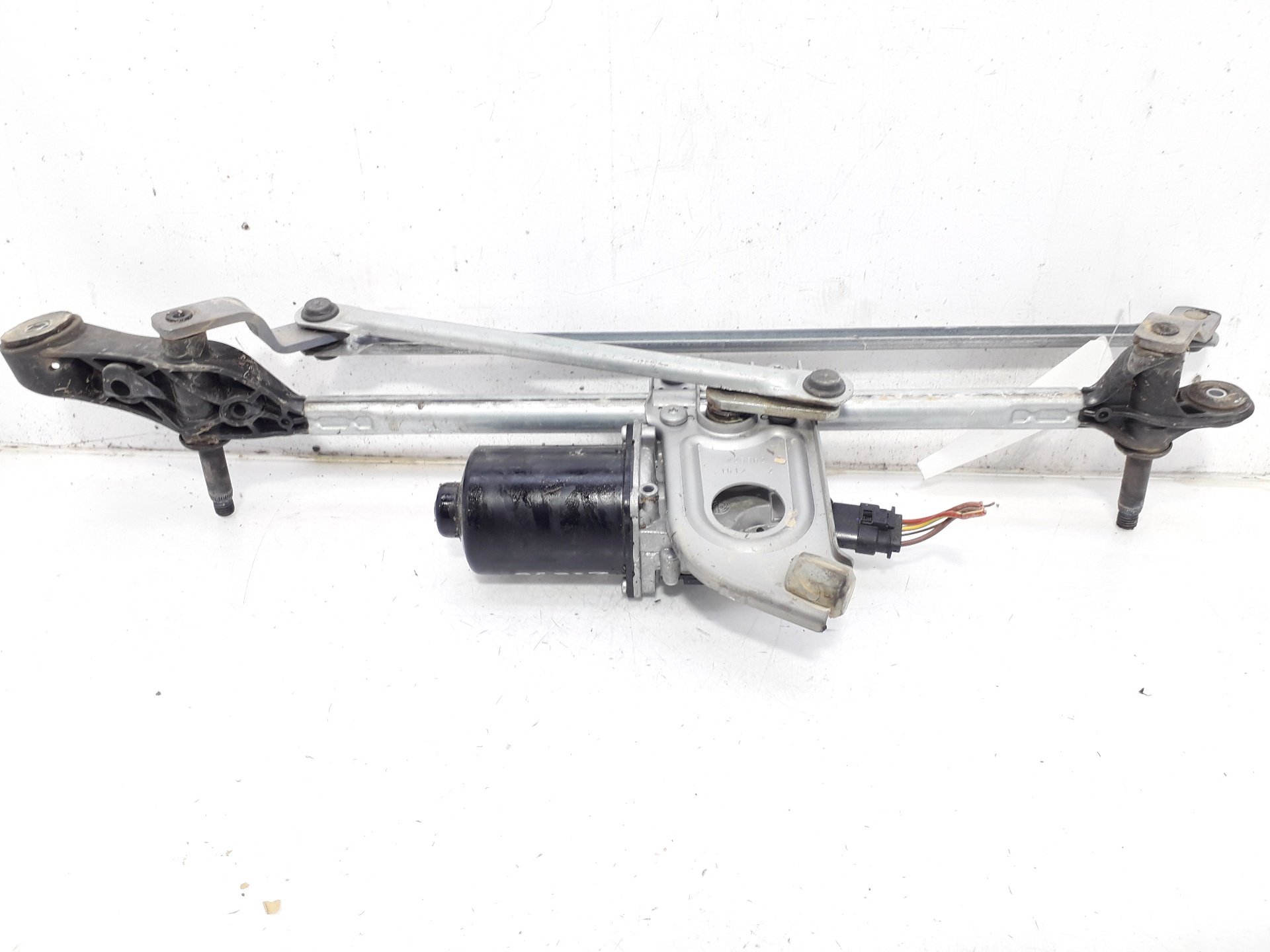 BMW 1 Series F20/F21 (2011-2020) Front Windshield Wiper Mechanism 726750303 18748591