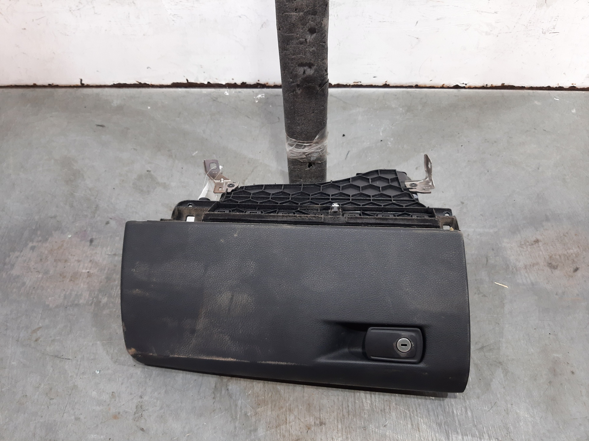 BMW 3 Series F30/F31 (2011-2020) Glove Box 51169239345 24135081