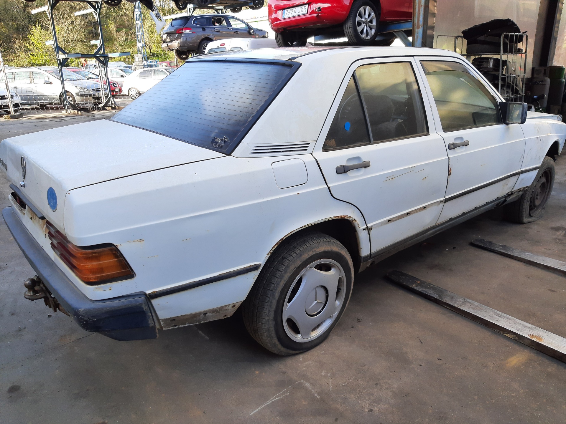 MERCEDES-BENZ 190 (W201) 1 generation (1982-1993) Front venstre dør Innvendig håndtaksramme 2017660164U 23018041