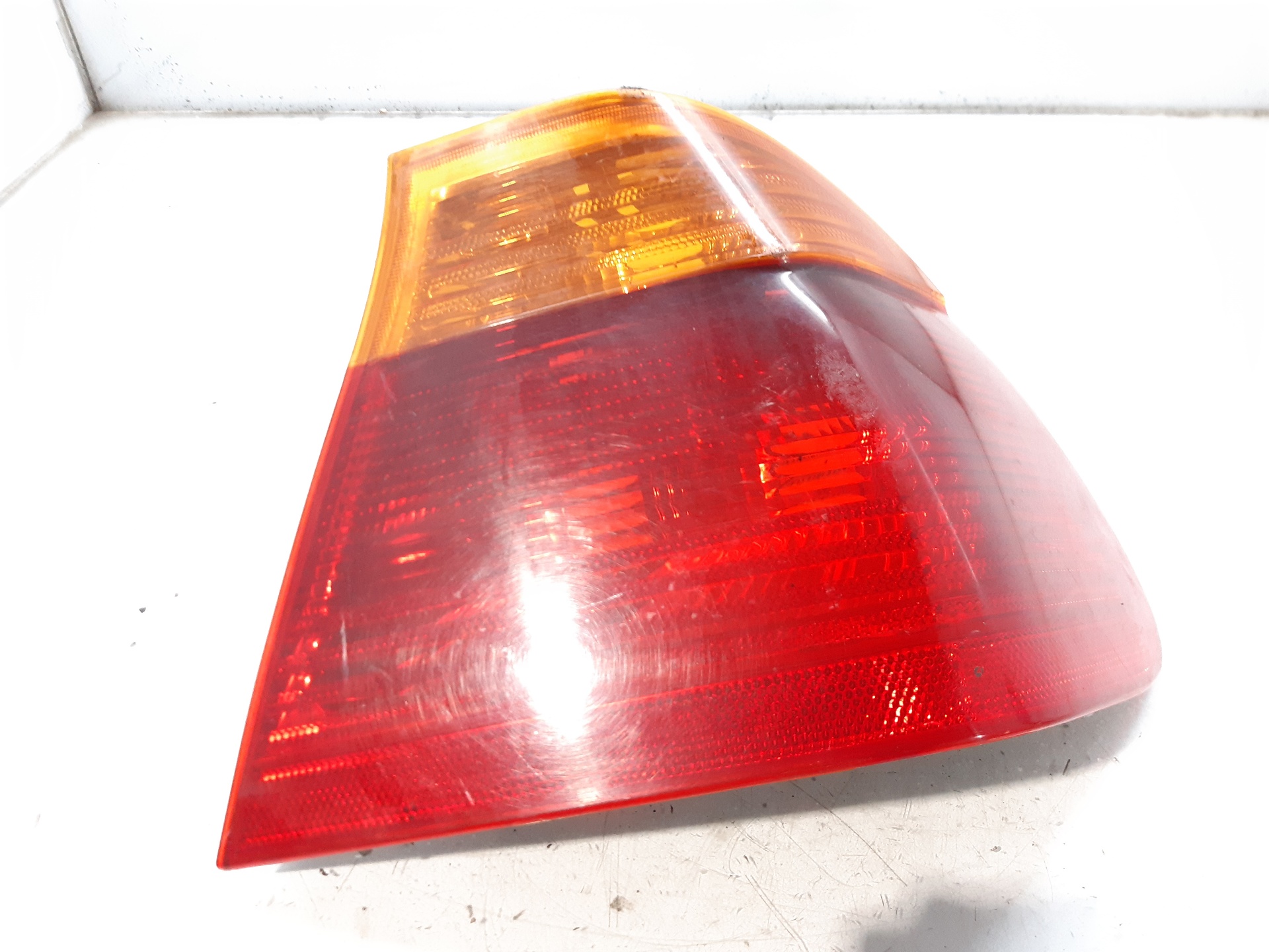 BMW 3 Series E46 (1997-2006) Rear Right Taillight Lamp 8364922 22030110