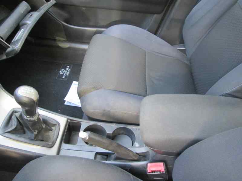 TOYOTA Corolla E120 (2000-2008) Galinių dešinių durų spyna 6905012350 20166969